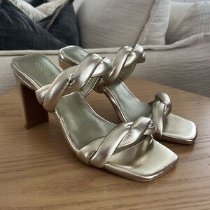 NWOT OPEN EDIT Gold rope braided heels